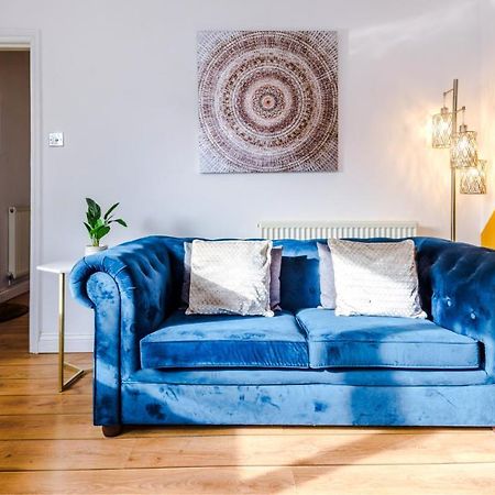 Newhall Road - 4 Bedroom Chester Home - Parking Wervin Luaran gambar