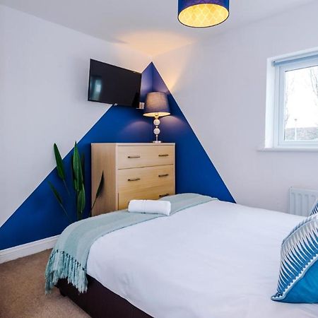 Newhall Road - 4 Bedroom Chester Home - Parking Wervin Luaran gambar