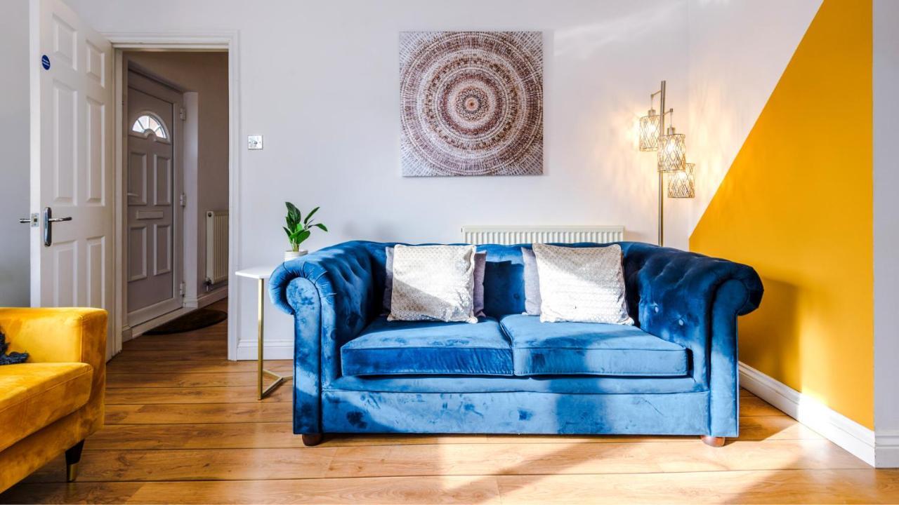 Newhall Road - 4 Bedroom Chester Home - Parking Wervin Luaran gambar