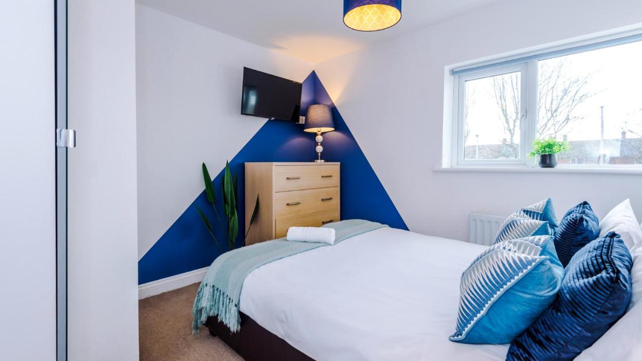 Newhall Road - 4 Bedroom Chester Home - Parking Wervin Luaran gambar