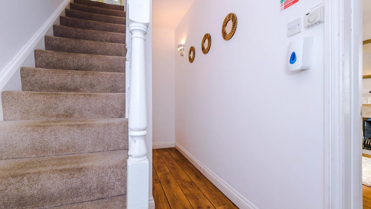 Newhall Road - 4 Bedroom Chester Home - Parking Wervin Luaran gambar