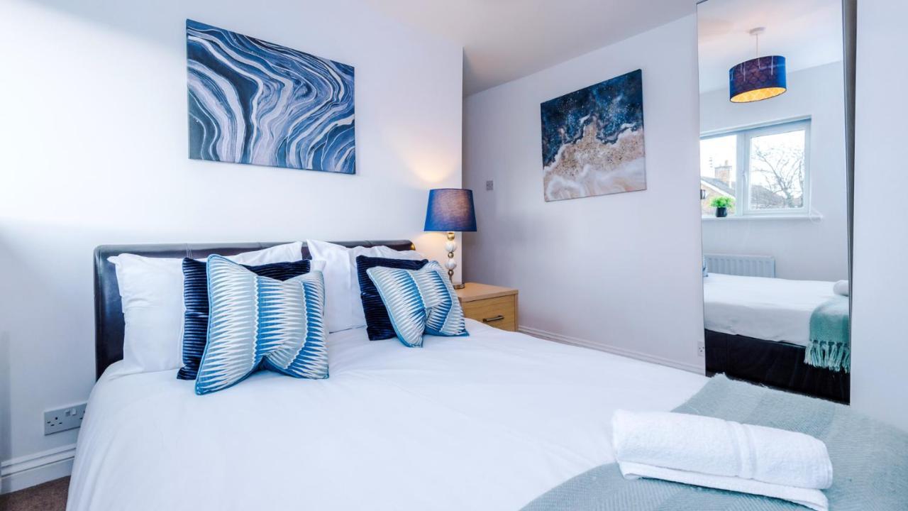 Newhall Road - 4 Bedroom Chester Home - Parking Wervin Luaran gambar