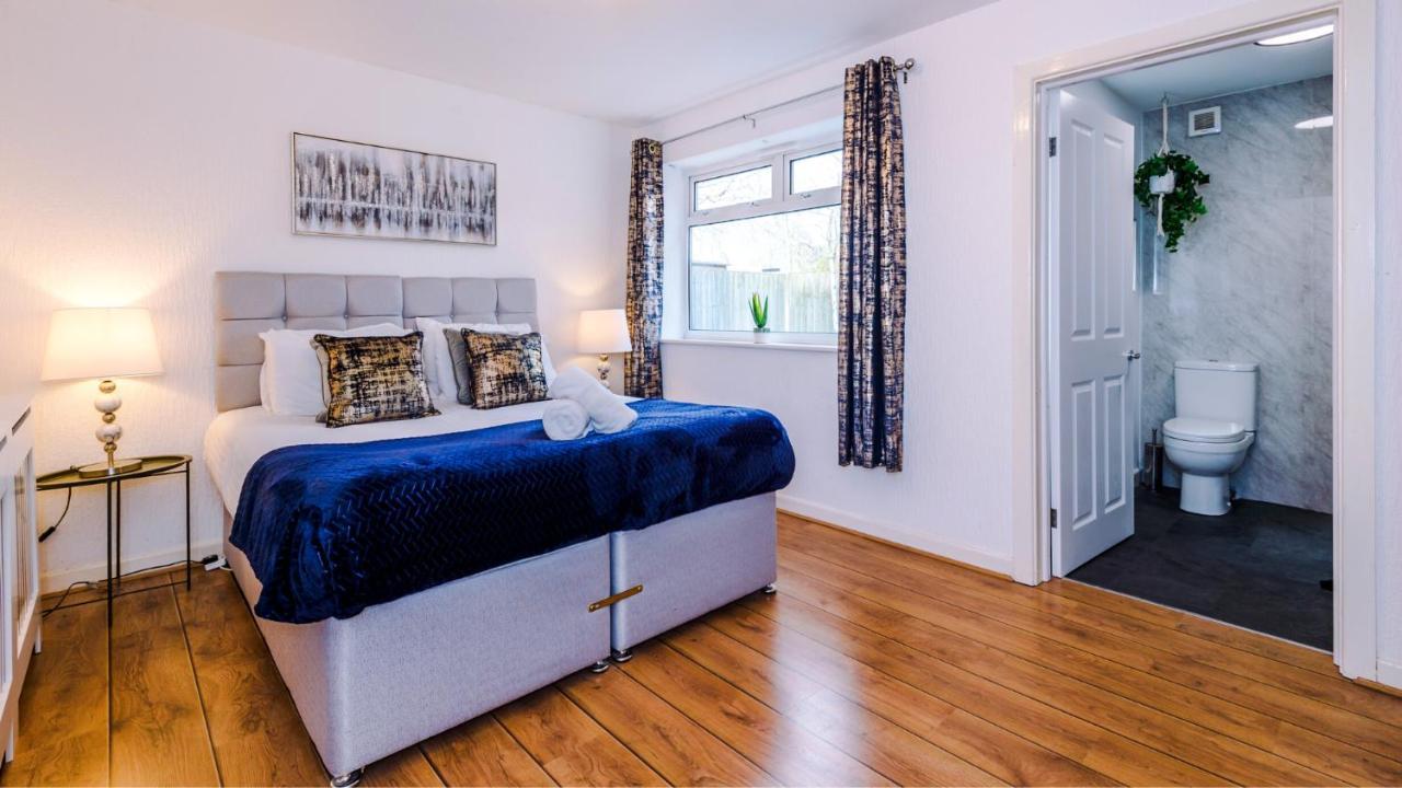 Newhall Road - 4 Bedroom Chester Home - Parking Wervin Luaran gambar